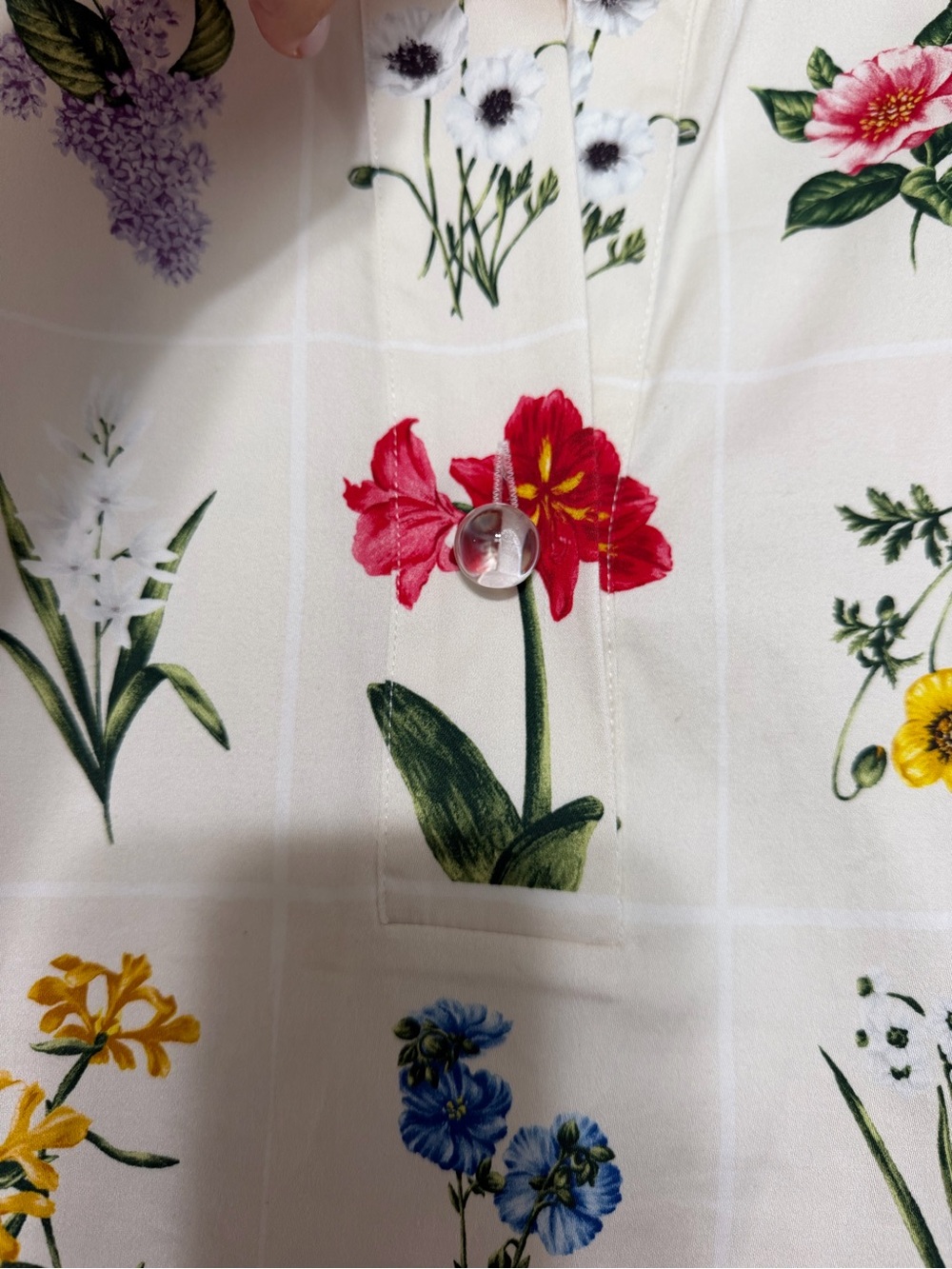 Tuckernuck Cream Floral - Picture 4 of 4